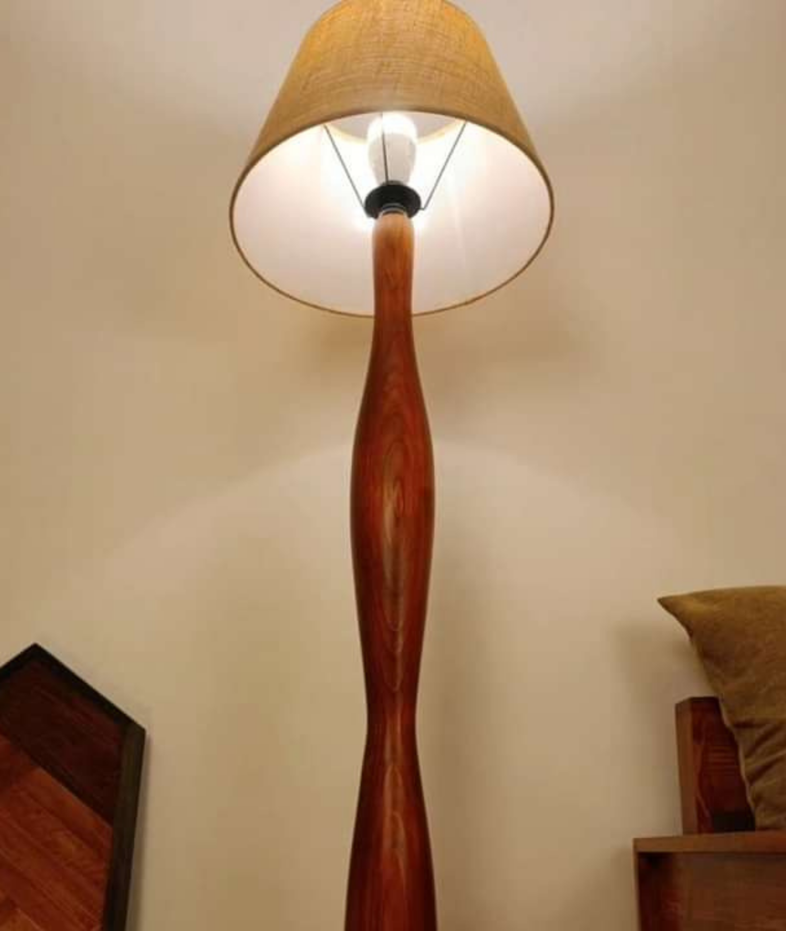 Tower standing Lamp